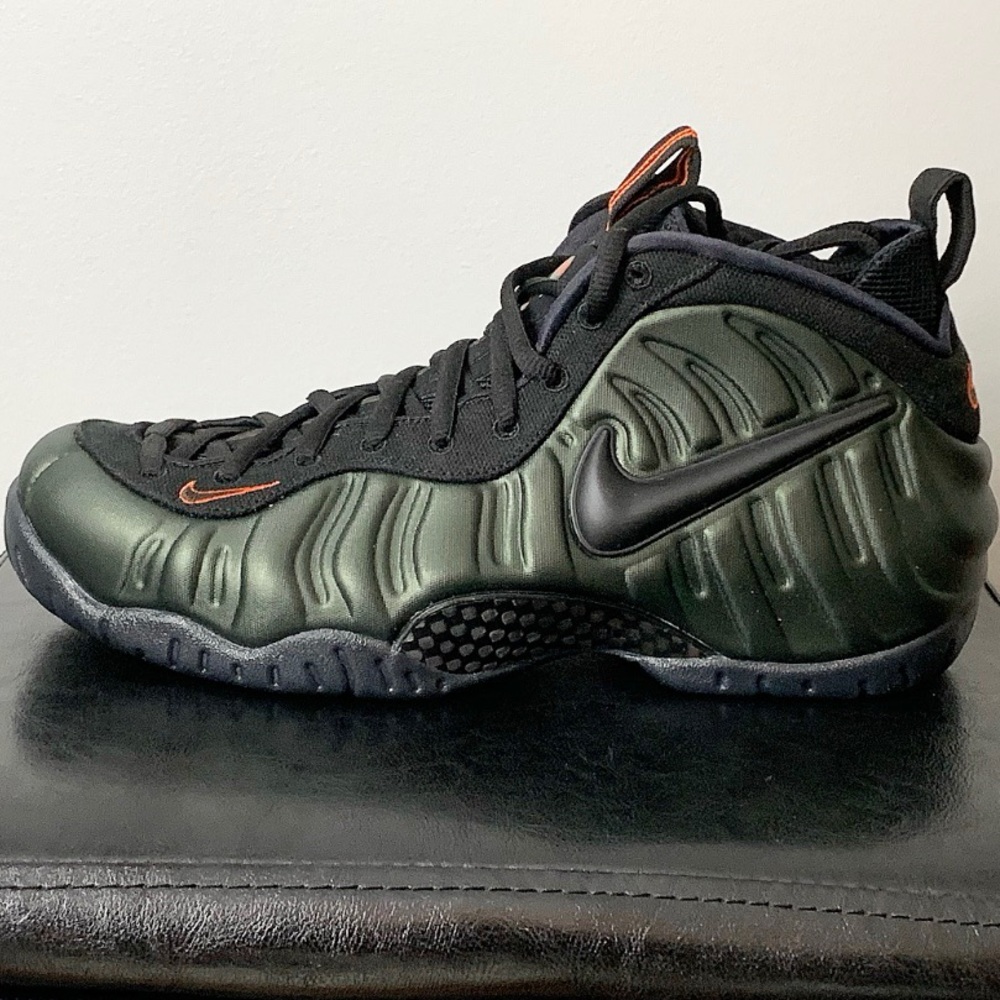Nike Air Foamposite Pro - Mens Basketball Sneaker - Picture 2 of 6